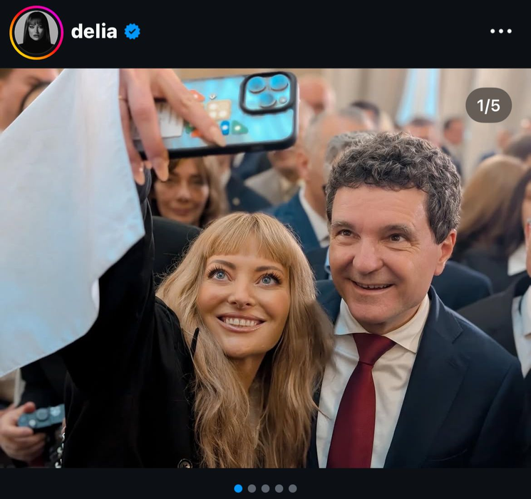 Cum a fost surprinsă Delia Matache la învestirea lui Nicușor Dan. S-a văzut TOT în direct, la TV, iar fanii s-au amuzat teribil!