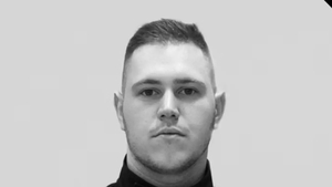 Șoferul care a lovit mortal un polițist conduce în continuare. Imaginile care au stârnit indignare