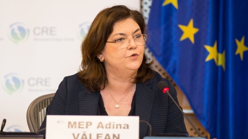 Sotia lui Crin Antonescu, prima româncă şefă de comisie în Parlamentul European!