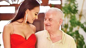 Irinel Columbeanu, cumpărături într-un supermarket cu iubita tinerică! Ce se afla în coșul de cumpărături