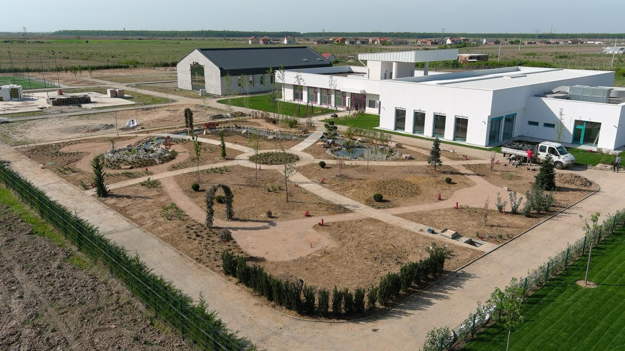 Cum arată centrul construit Mihai Neşu? Întregul complexul a fost gata în 3 ani. FOTO