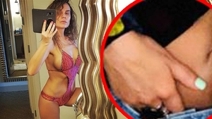 Vulgaritate maximă! Anna Lesko, fotografiată cu mâna în zonele intime