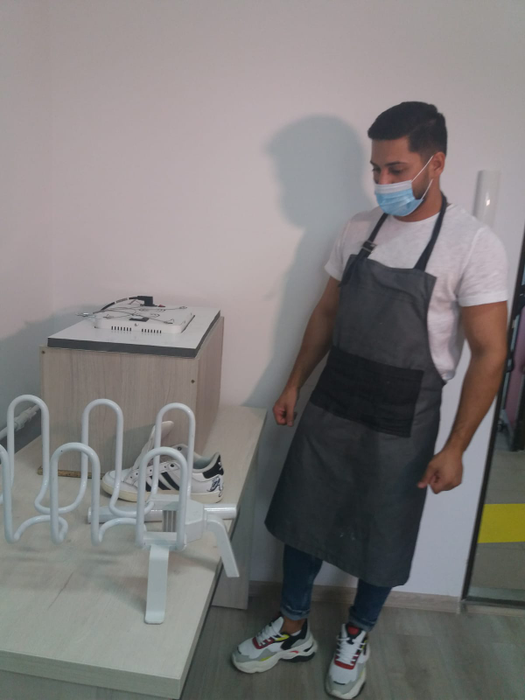 Încălțămintea donată este recondiționată și oferită nevoiașilor