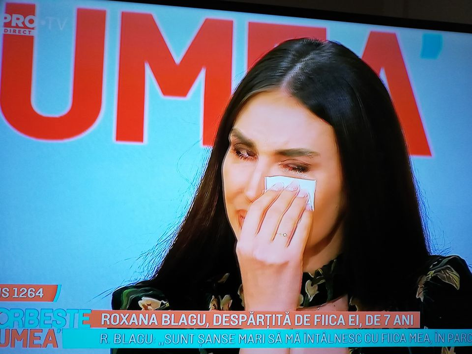 Roxana ex-Trident, lacrimi de durere! S-a furișat după fetița ei, dar a avut un șoc: ”Lasă-mă în pace!”