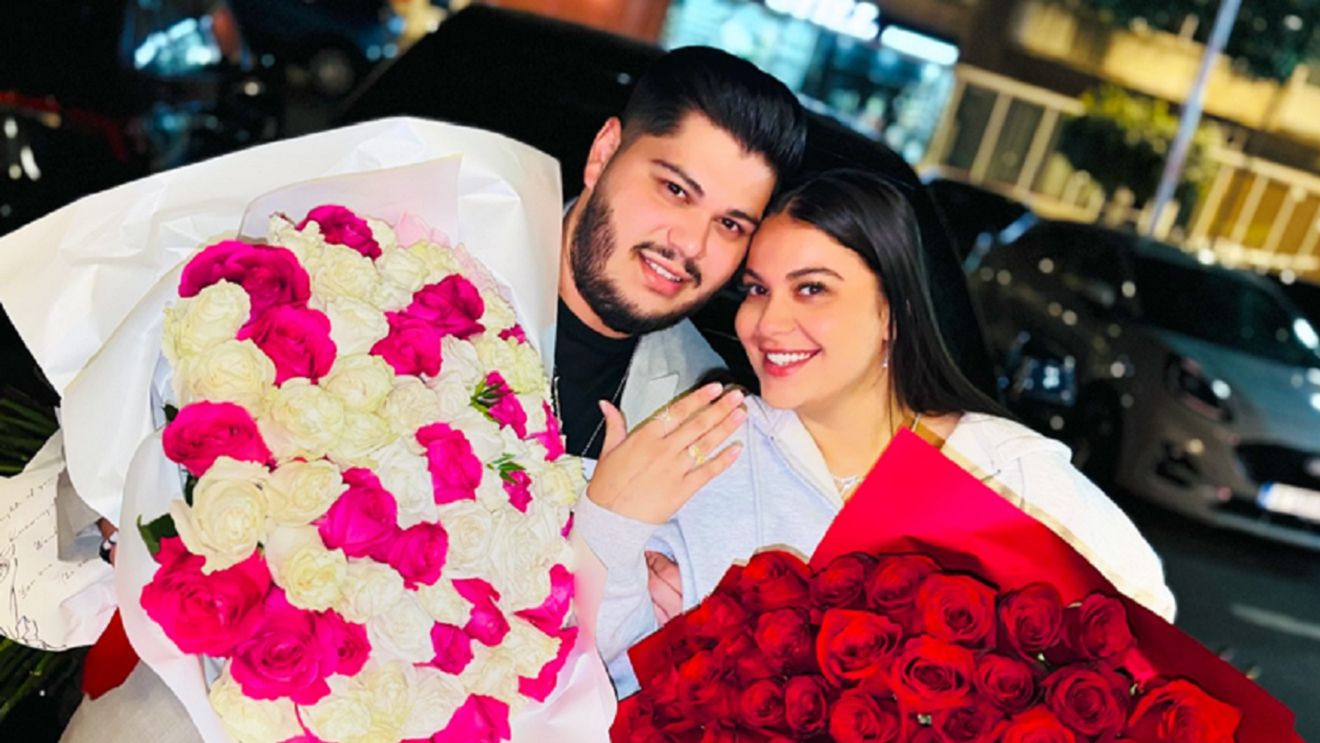 Adevărul despre poza cu care Betty Salam a pus internetul pe jar. Fanii se pregăteau deja de nuntă!