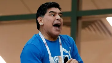 Maradona a rămas mut la restaurant, în fața ospătarului! Cum i-a servit friptura este uluitor! VIDEO IMPRESIONANT