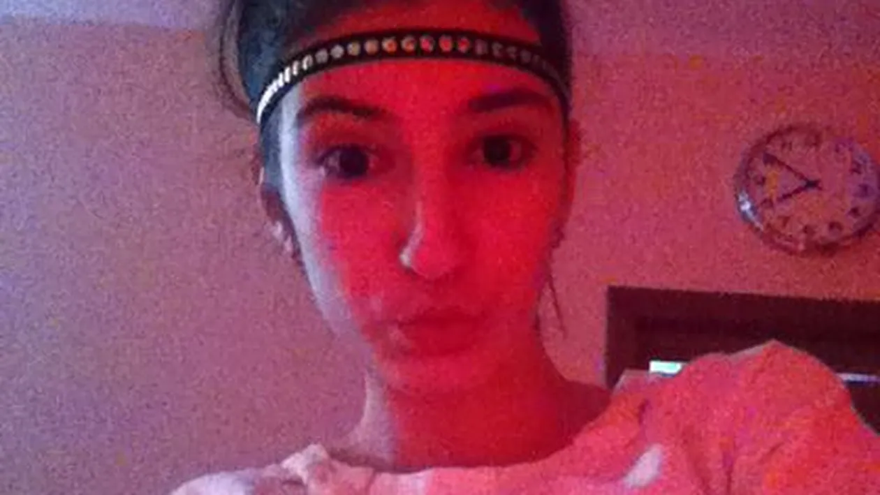 Pazea, Tonciu 2 isi pregateste intrarea in showbiz! Lorena, sora mai mica a Andreei, ii seamana leit!