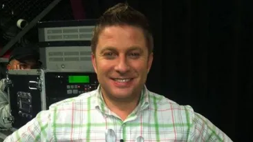 Pavel Bartos e de nerecunoscut, la debut! Acum 13 ani avea mult par, era blond si se saruta cu actritele pe jumatate dezbracate!