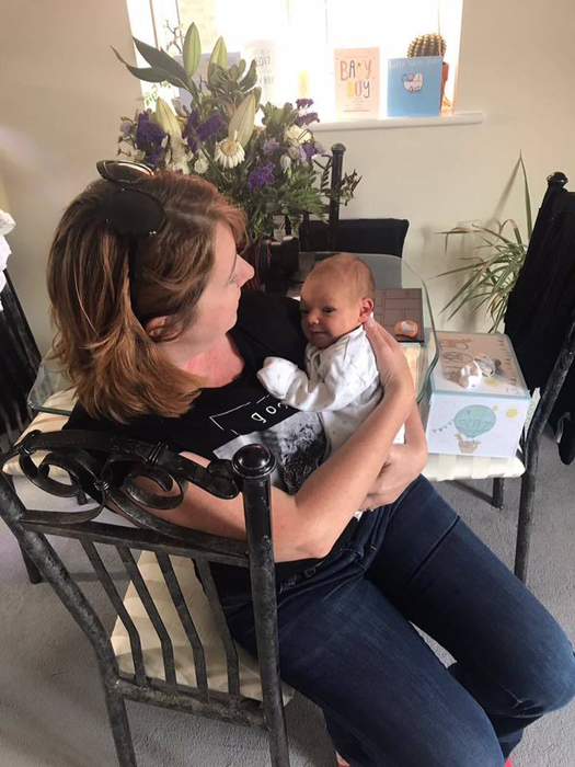 Claire Hutchins şi Beau Thompson i-au pus numele copilului lor Jaxx. Sursa foto: Facebook