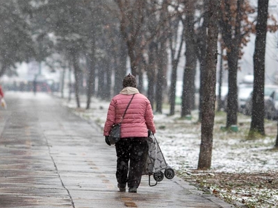 Meteorologii Accuweather anunță o răcire radicală a vremii: Ploi, furtuni și temperaturi de iarnă în septembrie. Unde vor fi 3 grade Celsius