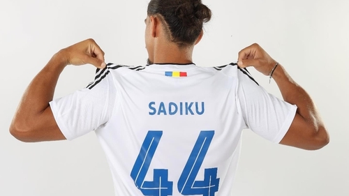 Cine este Ema Smailagić, soția lui Rijad Sadiku de la FC Botoșani: fostă voleibalistă și absolventă cu nota 10