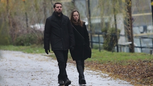 Imagini realizate în exclusivitate naţională de CANCAN.ro. Au fost izgoniţi de la parastasul Majestăţii Sale, apoi... Cum i-am filmat înaintea Crăciunului pe Principele Nicolae & "Lady Di" a României