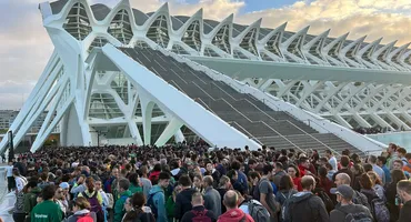 Spaniolii s-au mobilizat în număr URIAȘ după inundațiile devastatoare! Imaginile pe care nu le vezi în România