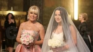 ELENA UDREA a dat cărţile pe faţă, după ce toată lumea s-a întrebat ce s-a întâmplat la nunta lui HONORIUS PRIGOANĂ: „Haideţi să...“