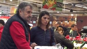 Cum îşi ”condimentează” iubirea cunoscutul actor & iubita cu 43 de ani mai tânără