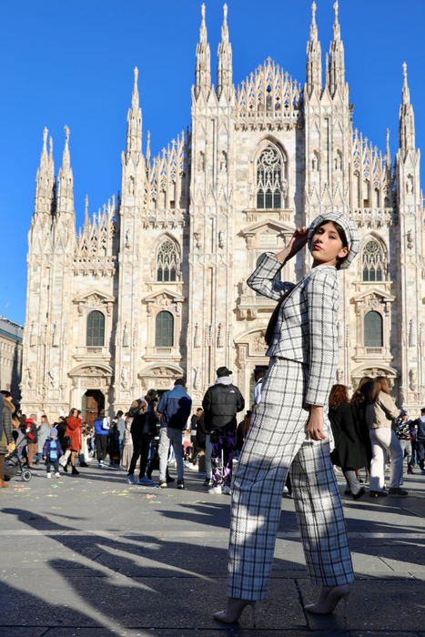 Raisandra, solidară cu poporul ucrainean la “Milano Fashion Week”. Gestul de suflet pe care l-a făcut pe scenă, în timpul defilărilor și reprezentațiilor | FOTO + VIDEO