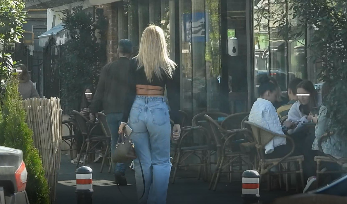 Iuliana Pepene a întors privirile cu posteriorul ei (Foto: CANCAN.RO)