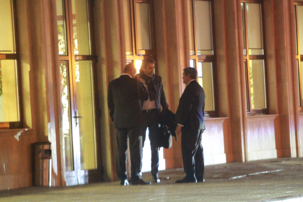 Cozmin Gușă, într-o discuție cu Michael Peters și Mark Robertson, la Aeroportul Băneasa