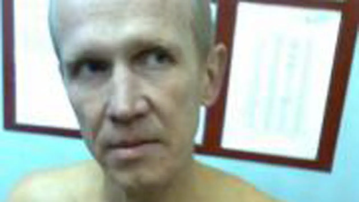 El e adevaratul Iron Man! Un barbat a dormit 12 ore cu un cutit infipt in piept, iar dimineata s-a dus cu autobuzul la spital -Vezi imagini socante