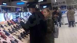 ”Băiatul rău” de la Paraziţii şi-a găsit... ”naşa”. L-a pus cu botul pe labe pe Ombladon!