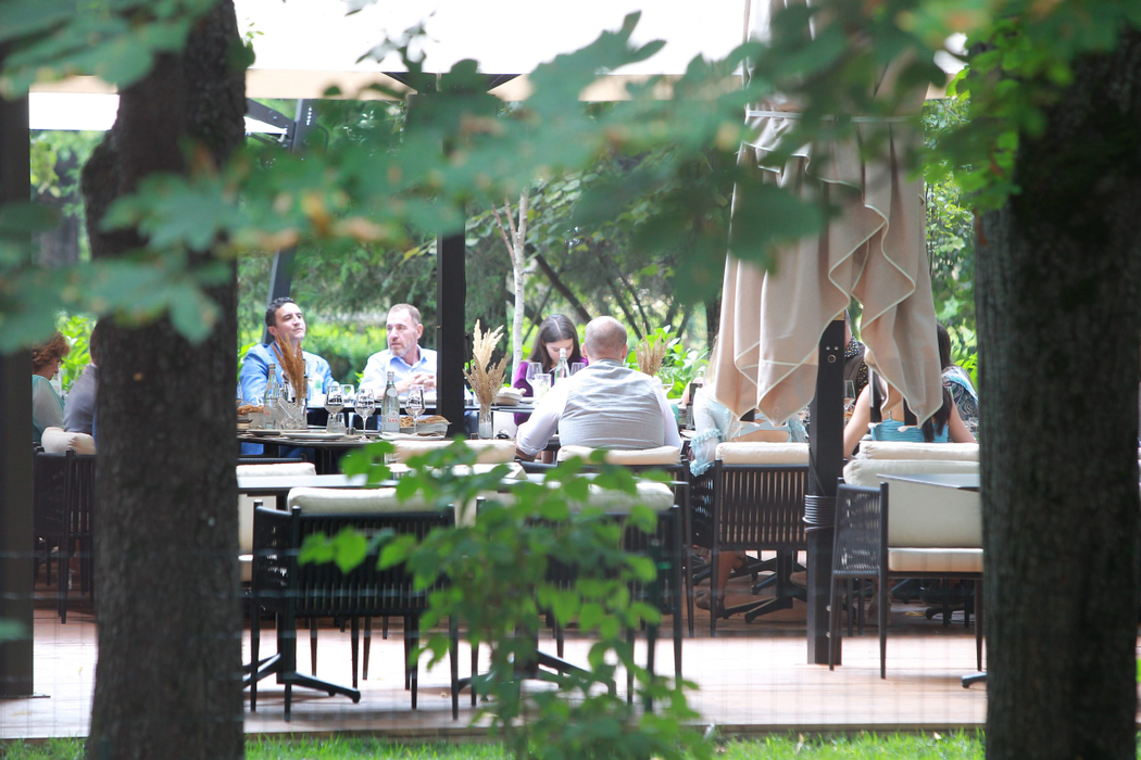 Invitații la cununia lui Lucian Becali s-au retras la un restaurant din Herăstrău