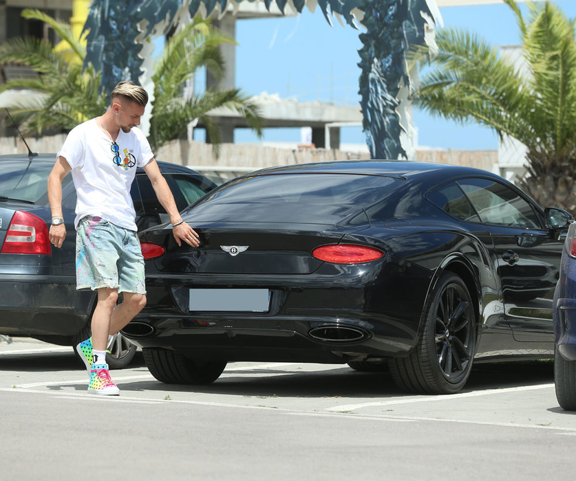 Ionuț Andrei Radu a apărut la Mamaia cu un Bentley de 250.000 €!