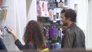 Avem primele imagini cu sotia unui simpatic jurat de la noi! E creata, arata bine si adora sa faca asta