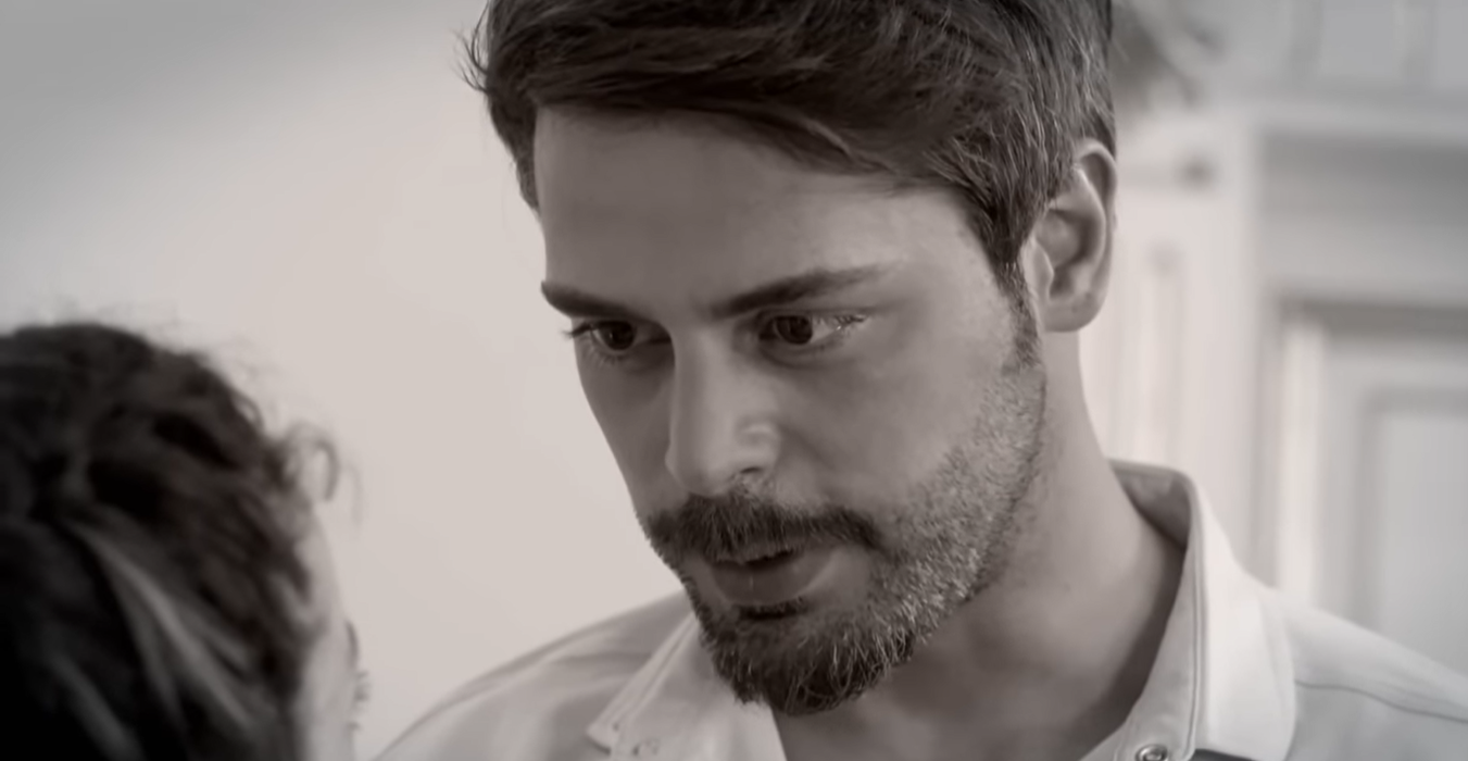Lucruri pe care nu le știai despre Ali Yasin Özegemen, actorul din serialul ”Păsări rănite”