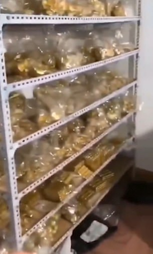 Aproape 14 tone de aur s-au găsit în casa unui politician din China și 30 de miliarde de lire sterline în contul său bancar. Bărbatul este cercetat pentru luare de mită