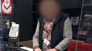 Cum s-a răzbunat un clujean pe această casieriță din supermarket, după ce l-a păcălit de două ori la rest: "Am fost și am cumpărat de vreo 30 de lei"