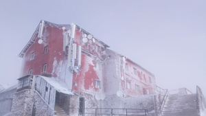 Cabana Babele din masivul Bucegi, scoasă la vânzare! Suma exorbitantă care se cere