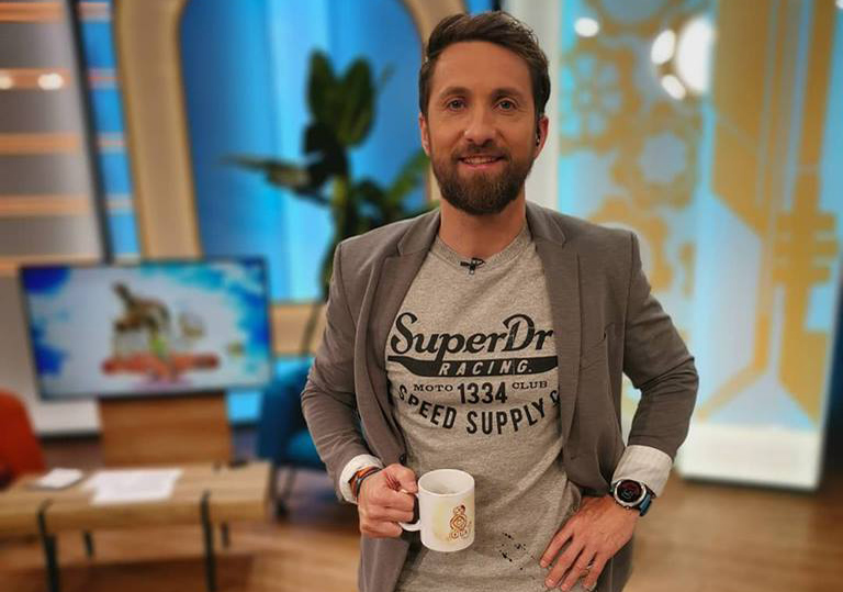 Dani Oțil are un frate cu 4 ani mai mare, dar nu vorbește cu el. Matinalul de la Antena 1 a recunoscut care e motivul rupturii: „Eu nu sunt prieten cu frate-miu pentru că..”