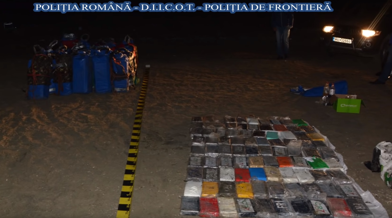 Polițiștii și procurorii DIICOT au capturat peste o tonă de cocaină în Deltă