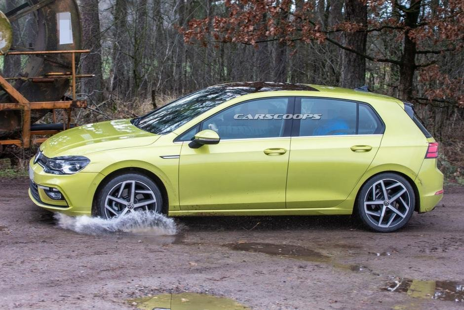 Primele imagini cu noul Volkswagen GOLF 8. Te așteptai la acest design?