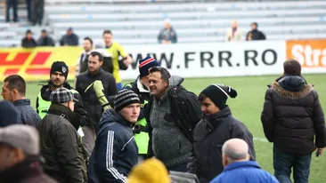 Fostul sot al lui Teo a comis-o fara sa vrea! A folosit o toaleta destinata handicapatilor, in timp ce copiii faceau pe ei in fata