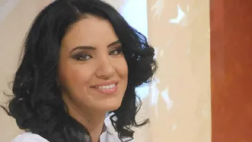 Adelina Pestritu in pijamale flausate! Cine ma vrea sexy in adevaratul sens al cuvantului, sa aStepte pana in noaptea de Revelion