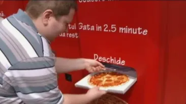 Românii își pot cumpăra pizza, salam sau mici de la automate: „Mi se pare practic”