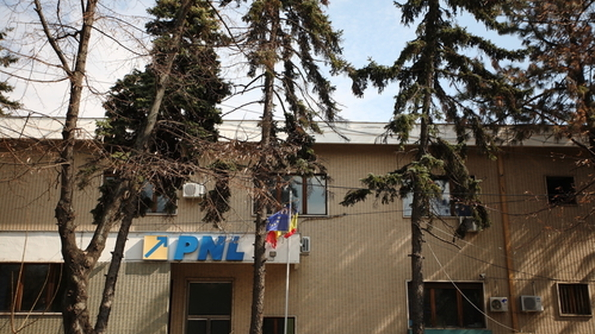 Scandal după alegerile locale. Demisii în masa la PNL Bucureşti