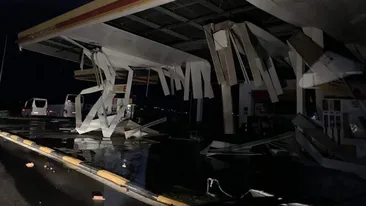 Românul rănit în urma furtunii din nordul Greciei, care și-a pierdut soția și fiul, adus în țară cu o ambulanţă