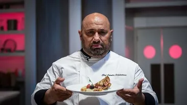 La ce foloseşte ”fundul” chef-ului Cătălin Scărlătescu. Ceilalţi bucătari toacă zarzavaturile pe el.. 