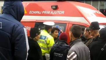 Accident scandalos la Piata Victoriei! Un copil lovit de tramvai a zacut pe asfalt in timp ce mama ameninta vatmanul cu bataia!