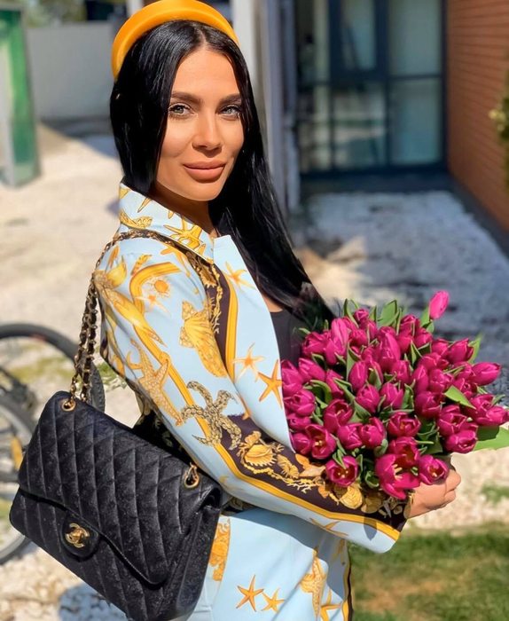 Alexandra Dumitru, sexy-patroana unui renumit lanț de saloane de înfrumusețare de la noi din țară