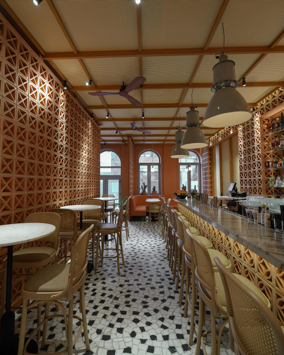 Sânziana Negru și-a deschis restaurant/ Sursa foto: Instagram