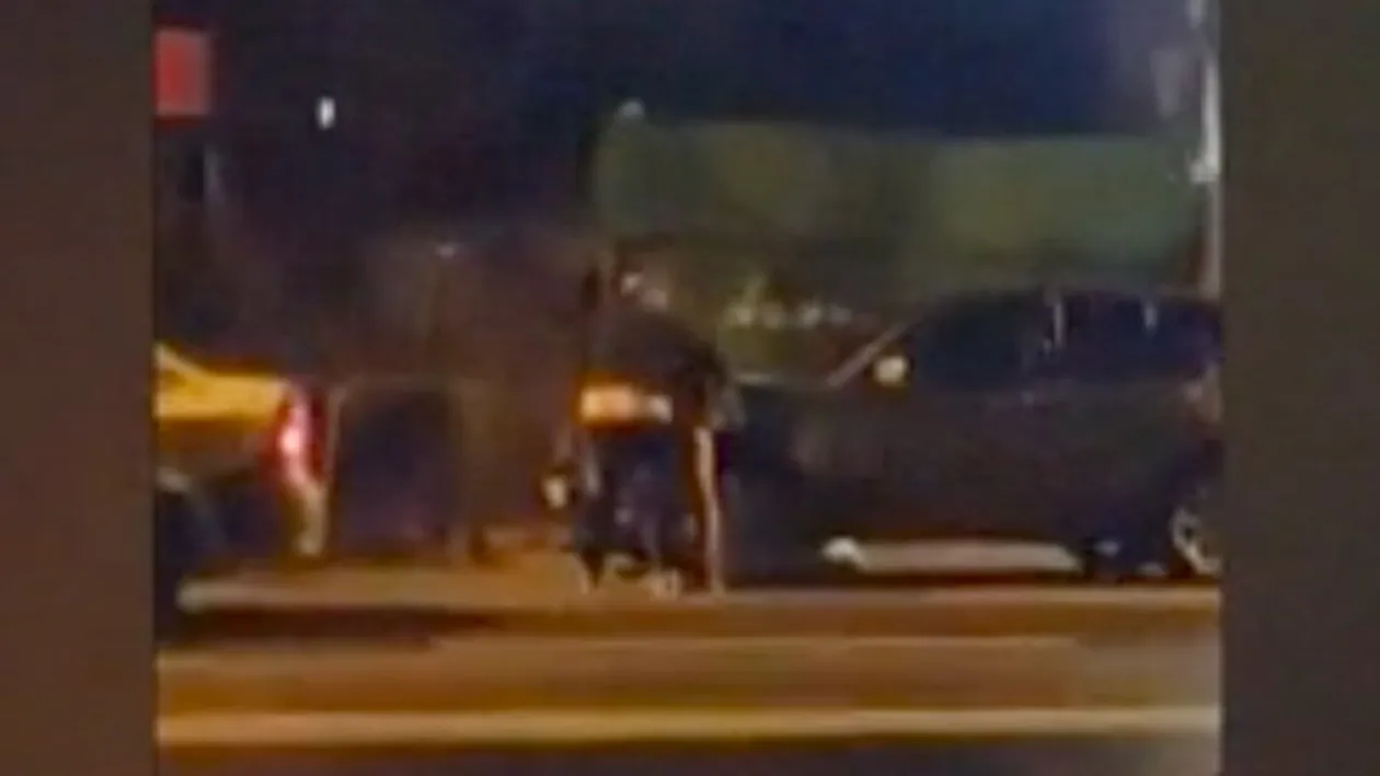 Cum a reacționat un taximetrist din București după ce un client l-a înjurat. Camerele de supraveghere au filmat tot