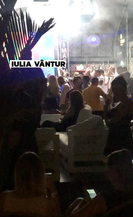 Din câte se pare, Iulia s-a r fi conversat cu celebrul ei iubit