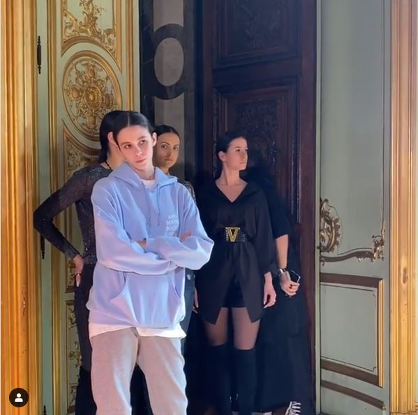 Anamaria Prodan, în lacrimi la Săptămâna Modei din Paris! Fata sa cea mare a defilat pentru Cătălin Botezatu. Cum a apărut sexy impresara pe catwalk alături de Rebecca Dumitrescu