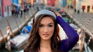 Viviana Sposub s-a certat cu Ruxi de la un bărbat, iar pe Raluca Dumitru o urăşte şi acum: "Nu vorbeşte cu mine"