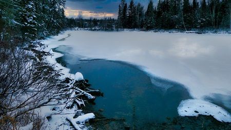 Peisaje desprinse din 'Frozen' în România! Zona în care totul este înghețat