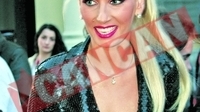 Andreea Banica a dezbracat o machioza de sutien