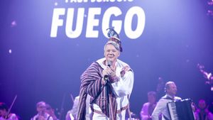 Fuego, show total cu folclor la Sala Palatului